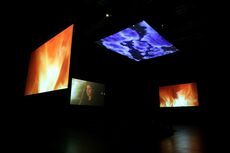 Leyla Yenirce: Paradise, 2019, Videoinstallation 