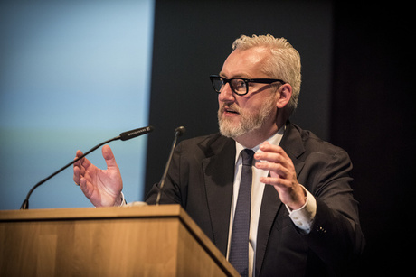 Deutscher Kulturförderpreis 2017, Peter Spuhler (Generalintendant Badisches Staatstheater), Laudator „Kleine Unternehmen“ © Holger Talinski Deutscher Kulturförderpreis 2017, Peter Spuhler (Generalintendant Badisches Staatstheater), Laudator „Kleine Unternehmen“ © Holger Talinski