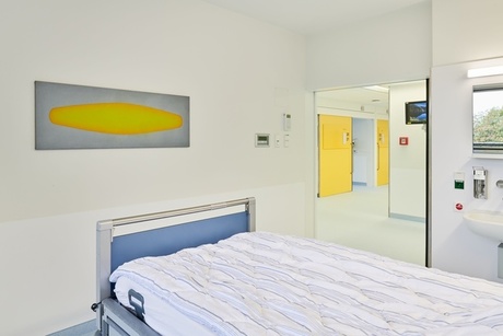 © Chen Ruo Bing, oT, Acryl auf Lwd, 45x120cm, 2020, Covid Station, RBK Stuttgart © Chen Ruo Bing, oT, Acryl auf Lwd, 45x120cm, 2020, Covid Station, RBK Stuttgart